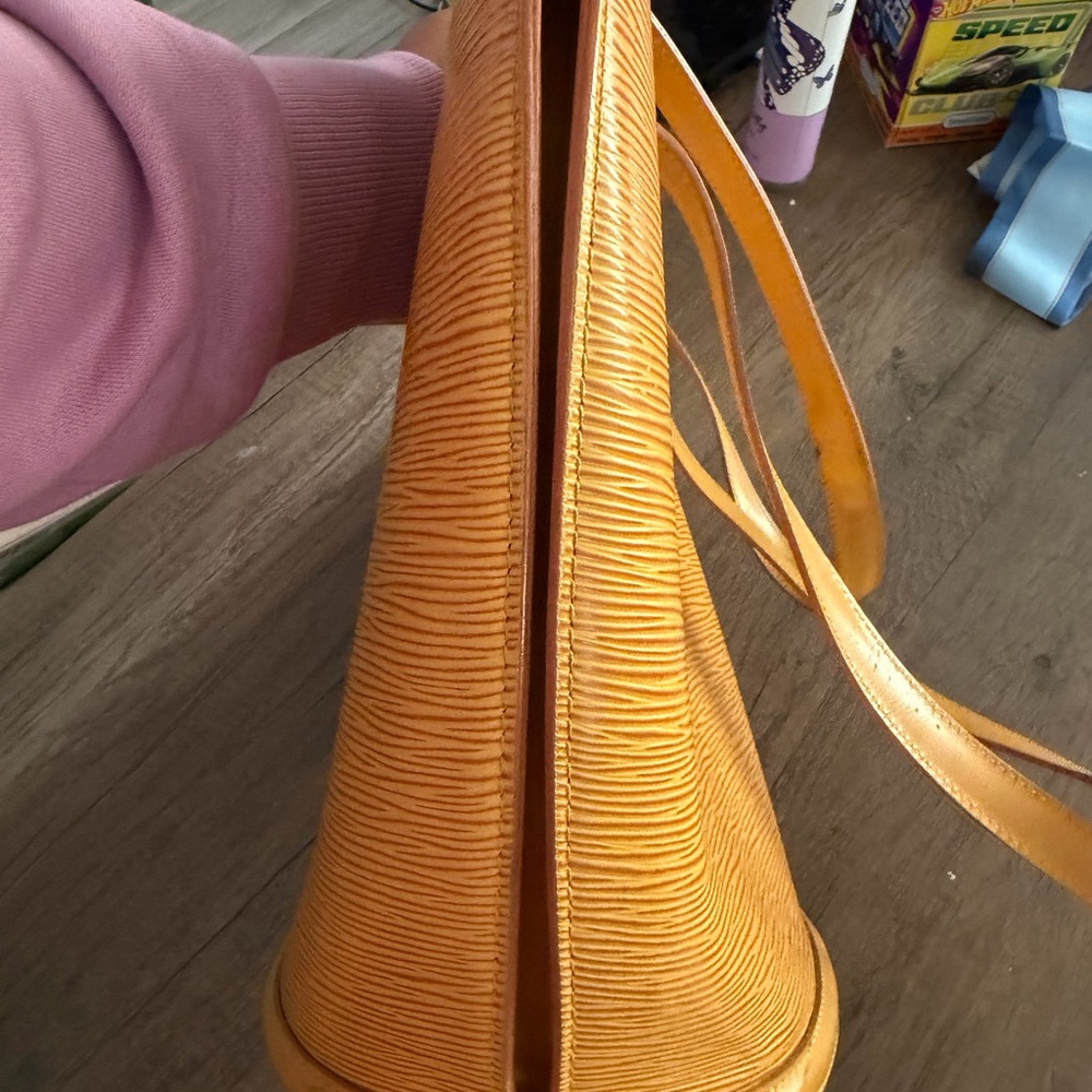 Louis Vuitton Vibrant Yellow Tote - Picture 9 of 10